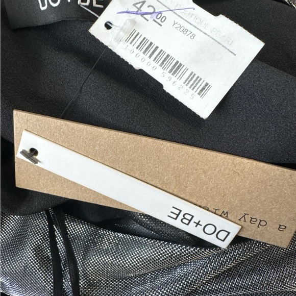 DO+BE Metallic Silver One Shoulder Bow Top Size Small - Picture 7 of 8